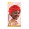 Bonnet de nuit en satin soyeux Finecosmetics rouge, taille Large, en boîte rose avec femme souriante